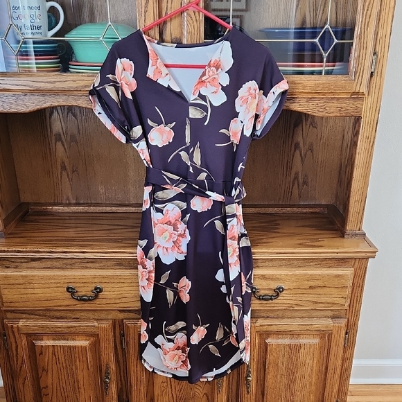 Source Unknown Dresses & Skirts - Floral Dress